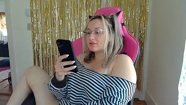 ashleyblaydex online show from April 2026 06:36:02 PM