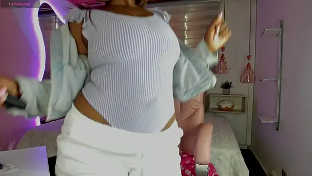 aleja17 xxx online show from September 2025 07:50:01 PM