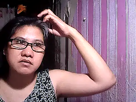 Snapshot of sweetsosie18 chatting on February 2025 02:04:02 PM sweetsosie18 online show from February 2025 02:04:02 PM