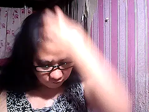 Snapshot of sweetsosie18 chatting on February 2025 05:36:01 PM sweetsosie18 online show from February 2025 05:36:01 PM