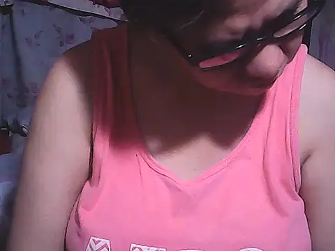 Snapshot of sweetsosie18 chatting on October 2025 06:52:02 PM sweetsosie18 online show from October 2025 06:52:02 PM