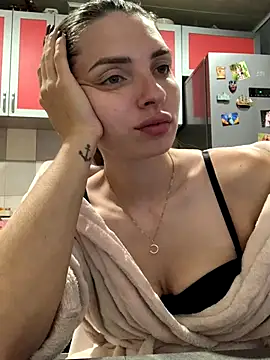 SeducingYoghourt online show from October 2025 03:00:01 PM