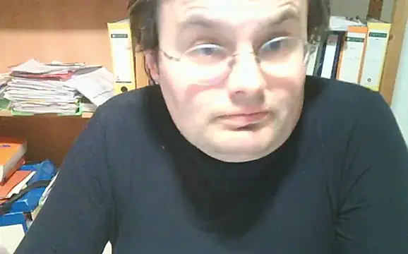 Snapshot of makau1 chatting on February 2025 06:19:02 PM makau1 online show from February 2025 06:19:02 PM