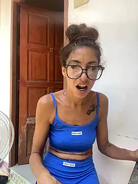 amanilouve online show from March 2025 05:47:01 AM