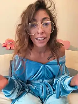 amanilouve online show from October 2025 12:49:02 PM