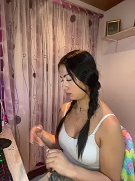 Snapshot of MadisonCambel chatting on February 2025 01:22:01 AM MadisonCambel online show from February 2025 01:22:01 AM