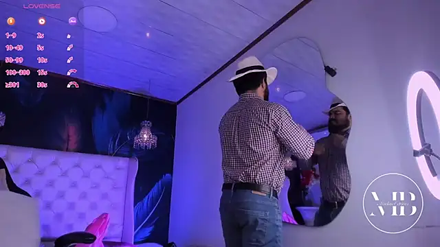 Snapshot of MichaelBear_ chatting on February 2026 01:41:02 PM MichaelBear online show from February 2026 01:41:02 PM