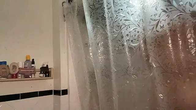 dreamyriri online show from March 2026 06:33:01 PM