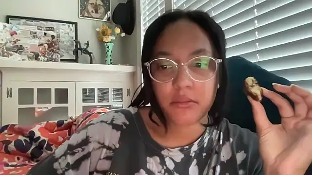 dreamyriri online show from April 2026 01:59:02 PM