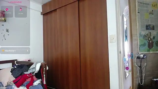 Moon lunita online show from October 2025 04:52:02 PM