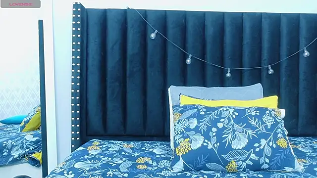 colombiamommy online show from February 2026 12:26:01 PM