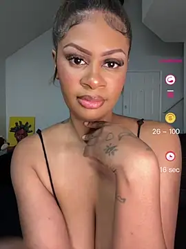 Snapshot of shawneebaby chatting on June 2026 06:06:01 AM shawneebaby online show from June 2026 06:06:01 AM