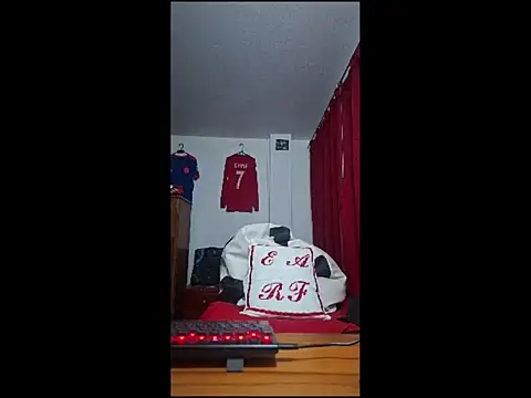 Snapshot of ALBEIROFOOTBALL1992 chatting on May 2026 04:40:02 AM ALBEIROFOOTBALL1992 online show from May 2026 04:40:02 AM