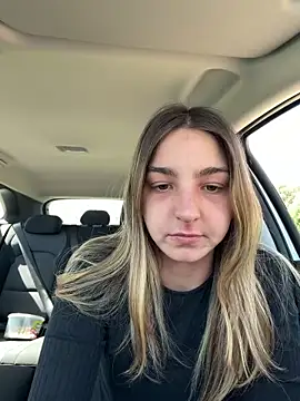 DoriDeluxe66 online show from April 2026 10:09:01 AM