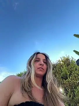 DoriDeluxe66 online show from April 2026 03:49:02 PM