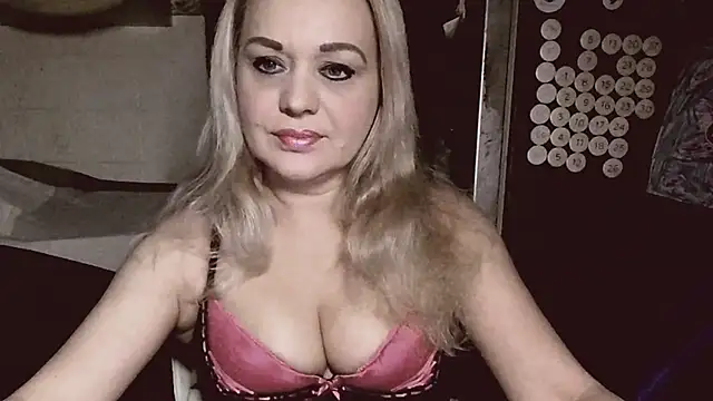 CaramelMilf online show from January 2025 03:46:02 PM