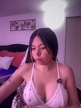 carolina16love online show from May 2026 07:42:02 PM