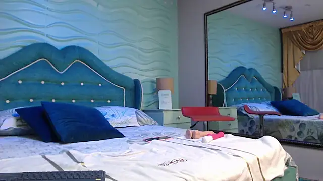 JolieDuvalle online show from November 2025 01:11:01 PM