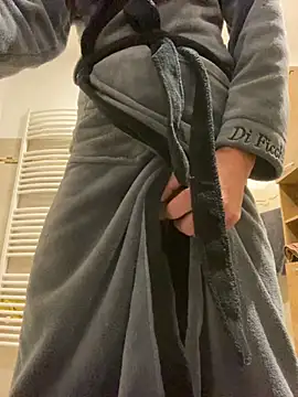 Snapshot of muschiliebhaber1@xh chatting on October 2025 05:28:02 AM muschiliebhaber1xh online show from October 2025 05:28:02 AM