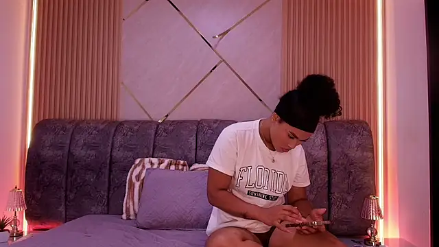 naia blessed online show from April 2026 07:19:01 PM