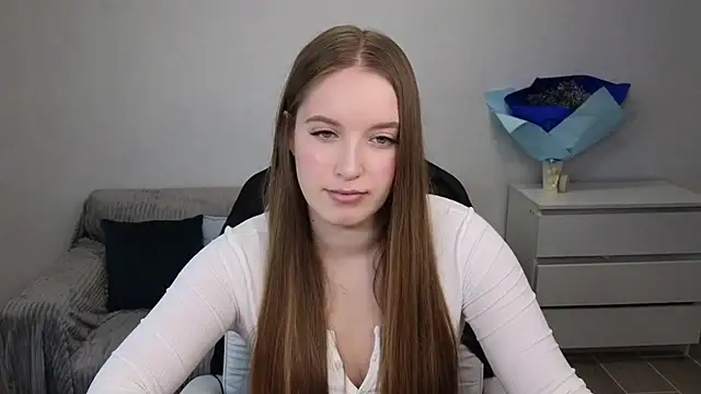 Snapshot of EvaMaddison chatting on December 2024 05:25:02 AM EvaMaddison online show from December 2024 05:25:02 AM