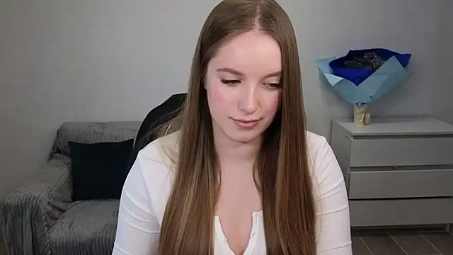 Snapshot of EvaMaddison chatting on December 2024 08:38:02 AM EvaMaddison online show from December 2024 08:38:02 AM