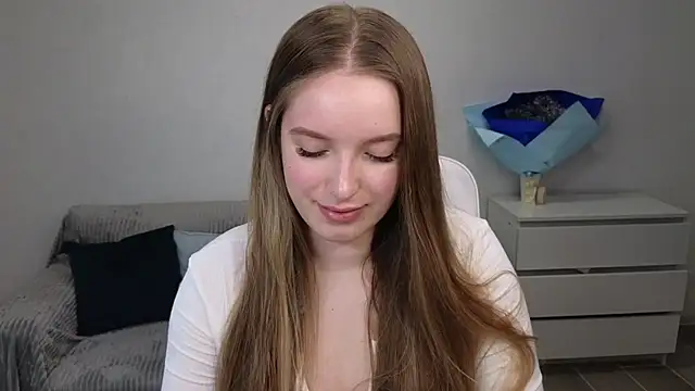 Snapshot of EvaMaddison chatting on December 2024 04:41:02 AM EvaMaddison online show from December 2024 04:41:02 AM