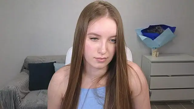 Snapshot of EvaMaddison chatting on December 2024 06:48:01 PM EvaMaddison online show from December 2024 06:48:01 PM