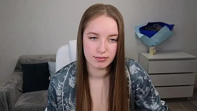 Snapshot of EvaMaddison chatting on December 2024 08:44:02 AM EvaMaddison online show from December 2024 08:44:02 AM