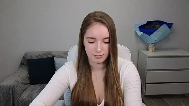 Snapshot of EvaMaddison chatting on December 2024 06:59:01 AM EvaMaddison online show from December 2024 06:59:01 AM