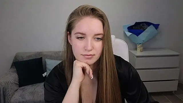 Snapshot of EvaMaddison chatting on January 2025 12:00:01 PM EvaMaddison online show from January 2025 12:00:01 PM