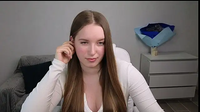 Snapshot of EvaMaddison chatting on February 2025 06:20:02 PM EvaMaddison online show from February 2025 06:20:02 PM