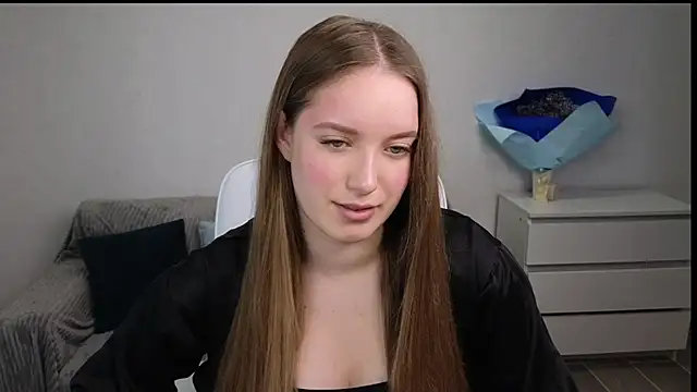 Snapshot of EvaMaddison chatting on February 2025 06:56:02 AM EvaMaddison online show from February 2025 06:56:02 AM