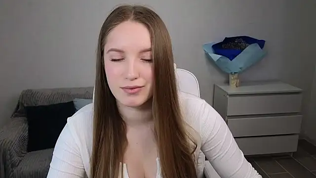 Snapshot of EvaMaddison chatting on February 2025 04:43:01 AM EvaMaddison online show from February 2025 04:43:01 AM