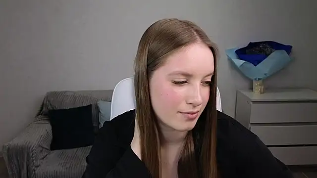 Snapshot of EvaMaddison chatting on February 2025 04:04:02 PM EvaMaddison online show from February 2025 04:04:02 PM