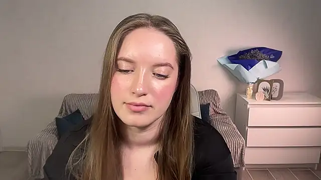 Snapshot of EvaMaddison chatting on September 2025 08:20:02 PM EvaMaddison online show from September 2025 08:20:02 PM