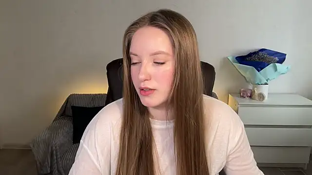 EvaMaddison online show from April 2026 07:19:01 AM