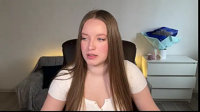 EvaMaddison online show from April 2026 07:45:01 AM