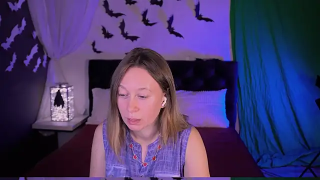 Snapshot of BrookeEvans chatting on November 2025 12:40:02 PM BrookeEvans online show from November 2025 12:40:02 PM