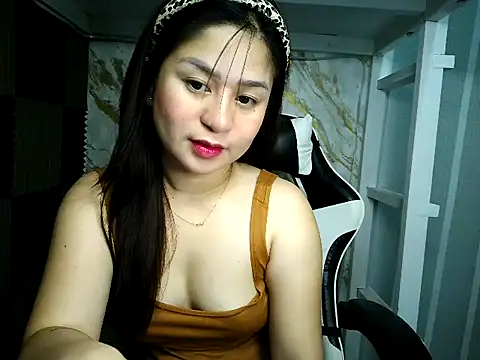 Snapshot of Mia_2022 chatting on October 2025 07:11:01 AM Mia 2022 online show from October 2025 07:11:01 AM