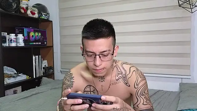 SIXXTOLOVE18 online show from November 2025 06:35:01 AM