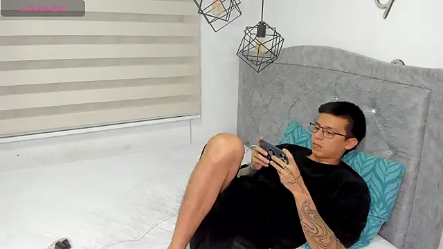 SIXXTOLOVE18 online show from February 2026 04:53:01 AM