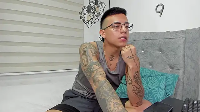 SIXXTOLOVE18 online show from March 2026 05:36:01 AM