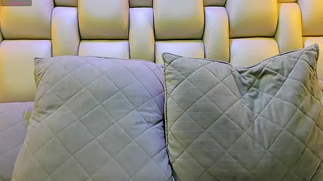 Snapshot of Salo_Heaven chatting on January 2025 01:36:01 PM Salo Heaven online show from January 2025 01:36:01 PM