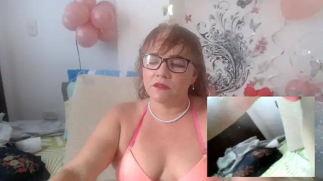 Snapshot of selenax2023 chatting on February 2025 03:08:01 PM selenax2023 online show from February 2025 03:08:01 PM