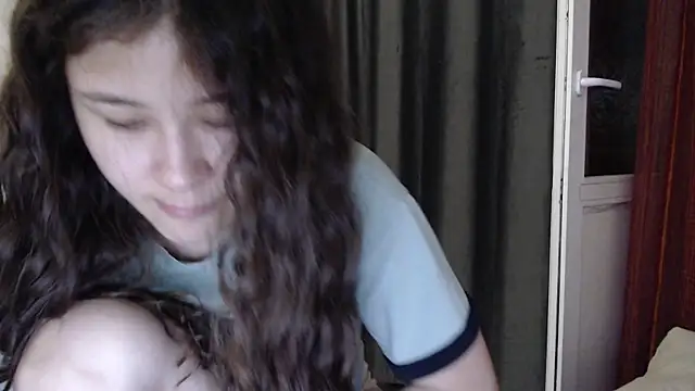 Snapshot of Riz_girl chatting on September 2025 02:38:02 PM Riz girl online show from September 2025 02:38:02 PM