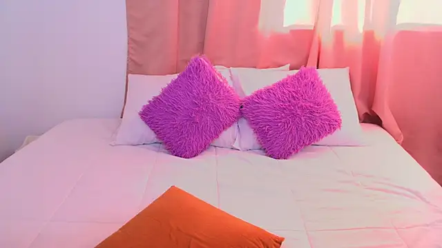 Snapshot of yulina_xue chatting on March 2025 09:46:02 PM yulina xue online show from March 2025 09:46:02 PM