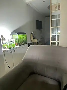 Snapshot of remirann_ chatting on February 2025 05:28:01 PM remirann online show from February 2025 05:28:01 PM