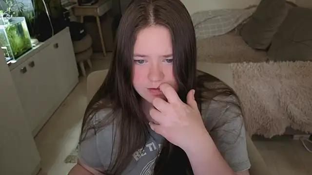 remirann  online show from April 2026 12:18:01 PM