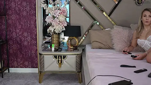 Snapshot of MishaBrizo chatting on December 2024 10:16:02 PM MishaBrizo online show from December 2024 10:16:02 PM